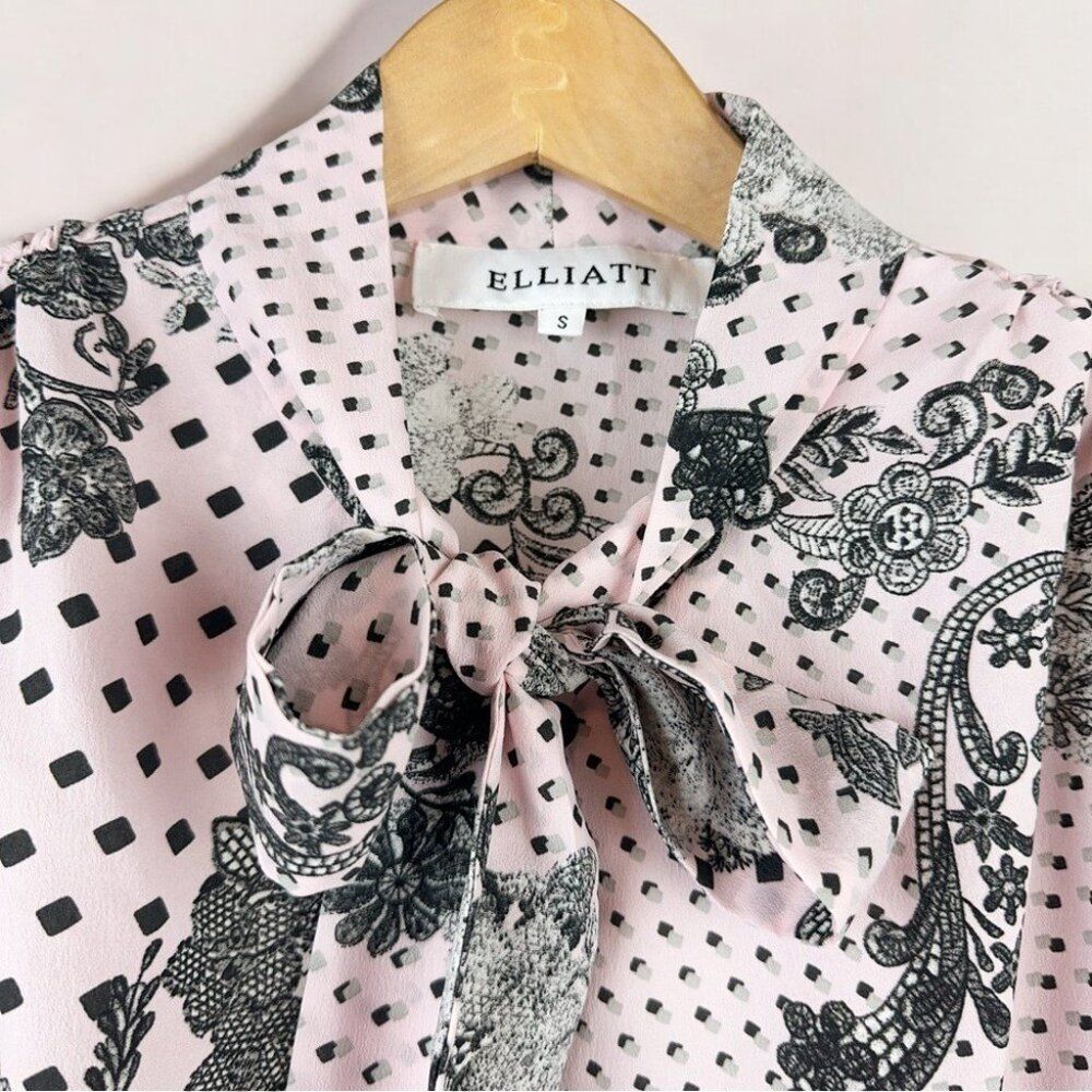 NWT Elliatt NWT Pink Floral Button Down Blouse Shirt - Picture 3 of 5
